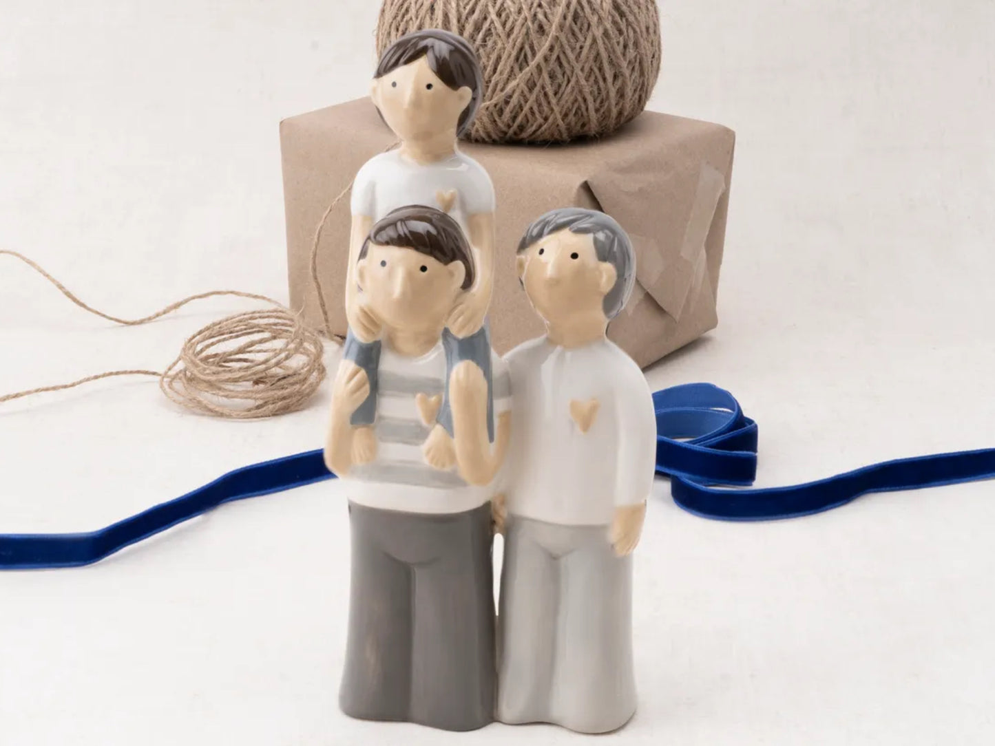 Close heart dad,son and grandad figure