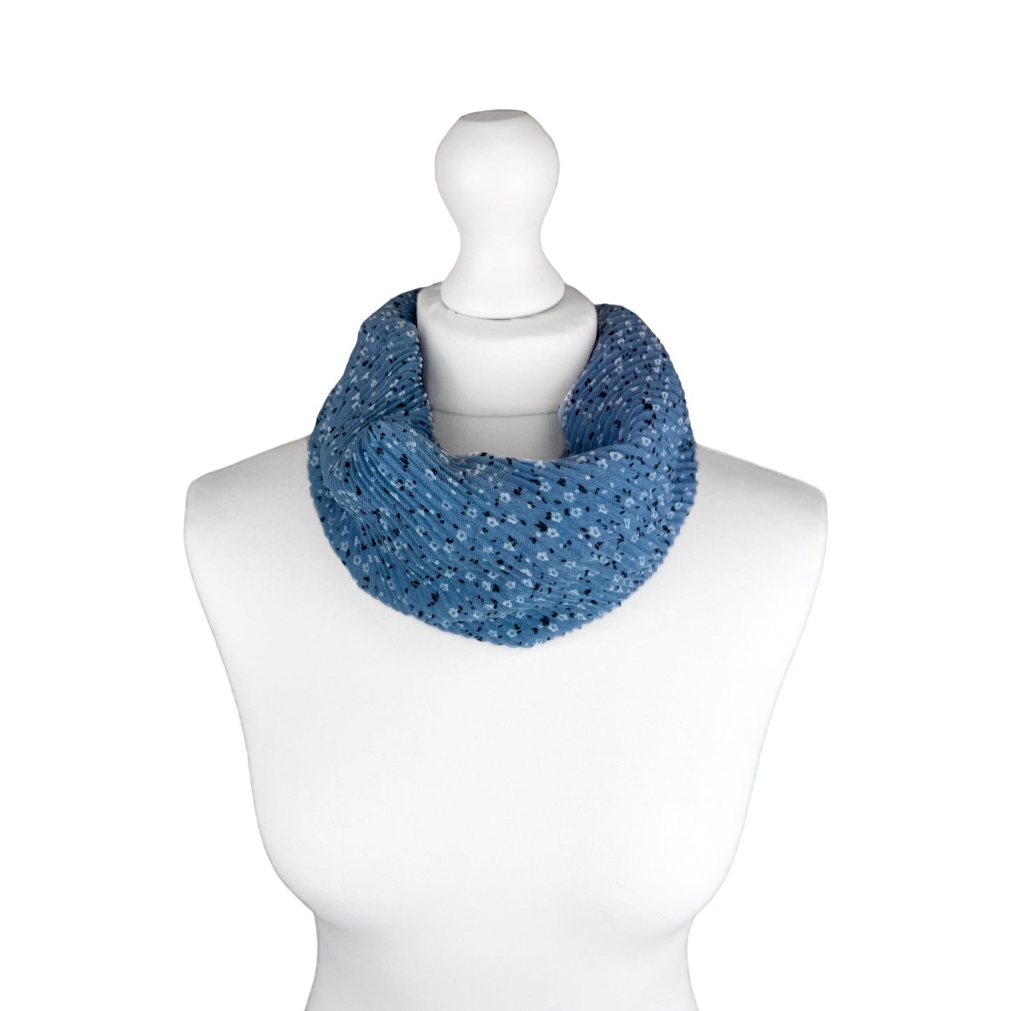 Daisy Magnetic Scarf,  Blue